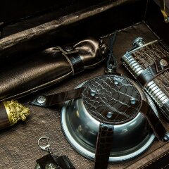 Подарочный набор для пикника «Лев» в кожаном чемодане