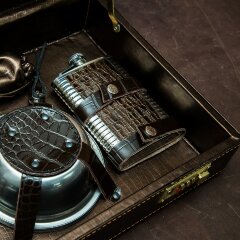 Подарочный набор для пикника «Лев» в кожаном чемодане