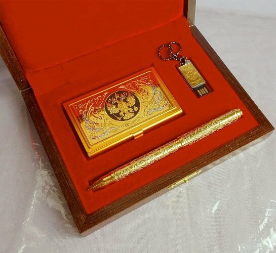 Набор «Визитница, флешка, ручка»