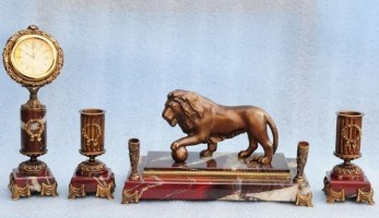 Письменный набор «Лев с шаром» (яшма)