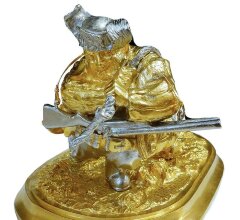 Статуэтка «Охотник с кабаном»