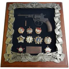 Настенное панно «Пистолет Наган» (знаки СССР)