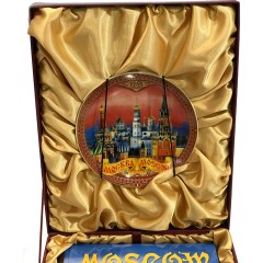 Подарочная книга с сувенирной тарелкой «Moscow» — уникальные издания на английском и других языках