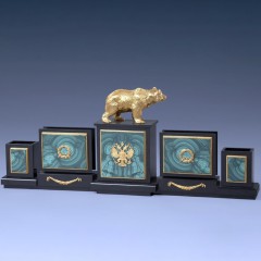 Письменный набор органайзер «Медведь» из малахита в подарок охотнику