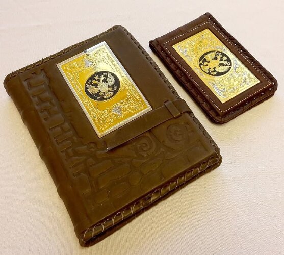 Набор «Ежедневник гербовый, визитница кожаная»