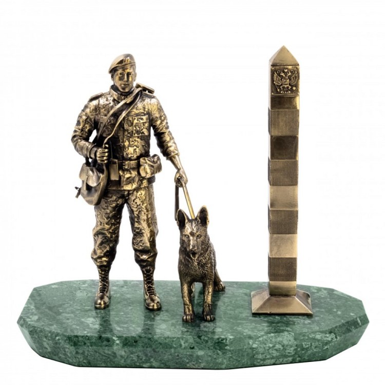 Бронзовая статуэтка «Пограничник с собакой» на камне (змеевик)