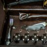 Подарочный набор для пикника «Царь зверей» в кожаном чемодане