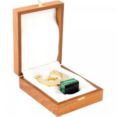 Настольный сувенир «Подкова на счастье» с лошадкой на подставке из малахита в подарок друзьям