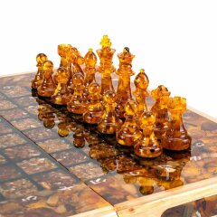 Складной шахматный ларец «Классик» с фигурами из янтаря