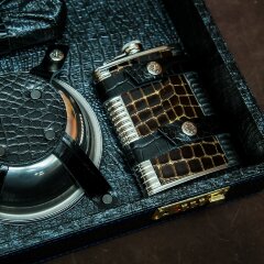 Подарочный набор для пикника «Орёл» в кожаном чемодане