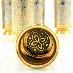 Подарочный бокс с рюмками «Герб России» можно преподнести патриоту Родины на 23 февраля