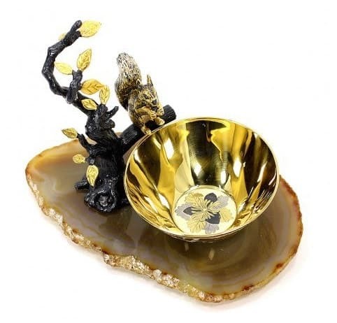 Орешница на камне «Белочка»