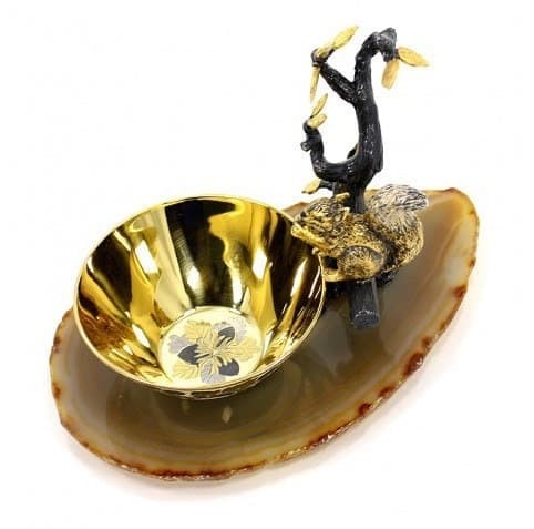 Орешница на камне «Белочка»