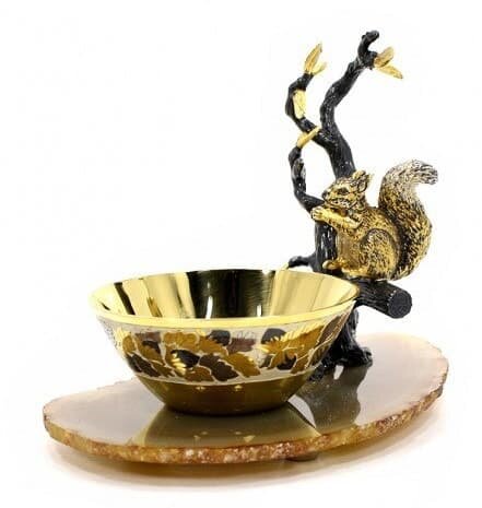 Орешница на камне «Белочка»