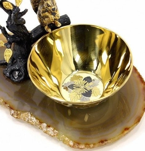 Орешница на камне «Белочка»