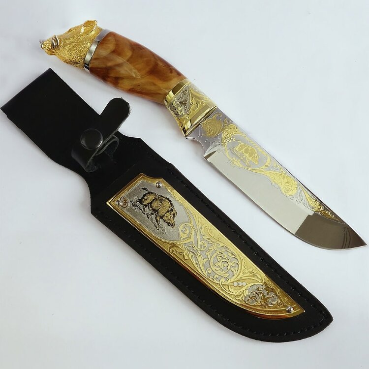Подарочный нож «Охота на кабана» с позолоченным клинком