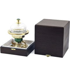 Позолоченная икорница со стеклянной крышкой «Три Осетра» на малахите