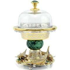 Позолоченная икорница со стеклянной крышкой «Три Осетра» на малахите