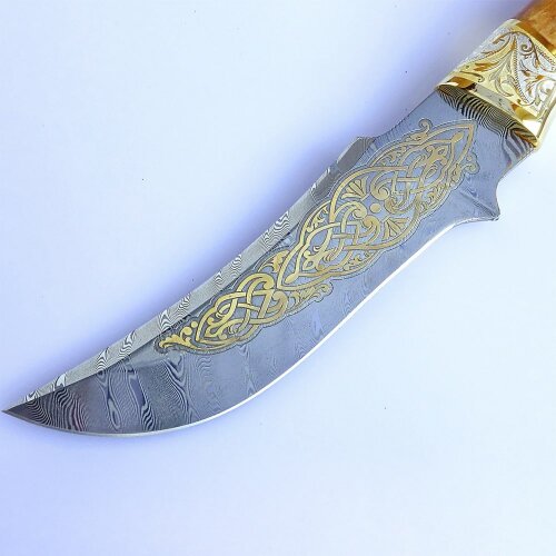 Охотничий нож «Орёл» с дамасским клинком в кожаных ножнах