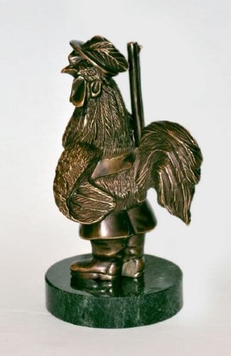Статуэтка «Петух с ружьем»