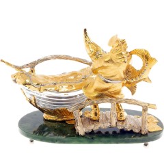 Красивая икорница с ложкой «Дед с осетром» на нефрите — праздничная посуда для сервировки