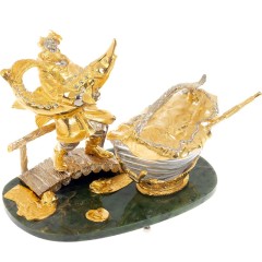 Красивая икорница с ложкой «Дед с осетром» на нефрите — праздничная посуда для сервировки