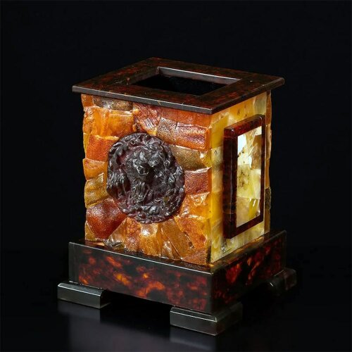 Сувениная подставка для ручек «STATUS» из янтаря