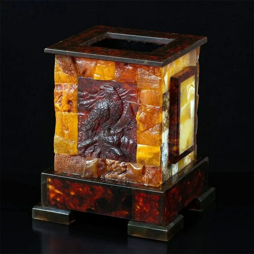 Сувениная подставка для ручек «STATUS» из янтаря