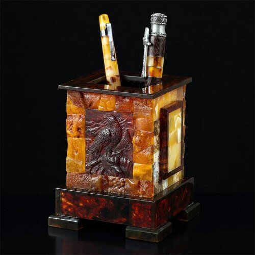 Сувениная подставка для ручек «STATUS» из янтаря