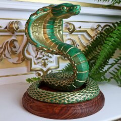 Деревянная фигурка «Змея» с росписью — символ Нового 2025 года