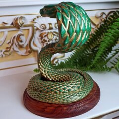 Деревянная фигурка «Змея» с росписью — символ Нового 2025 года