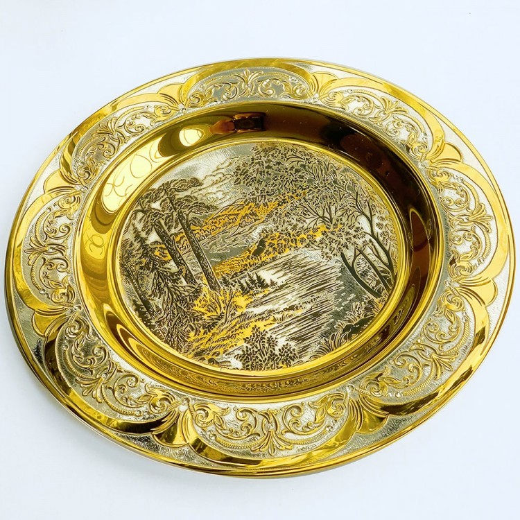 Декоративная тарелка «Природа Урала» в подарочном футляре