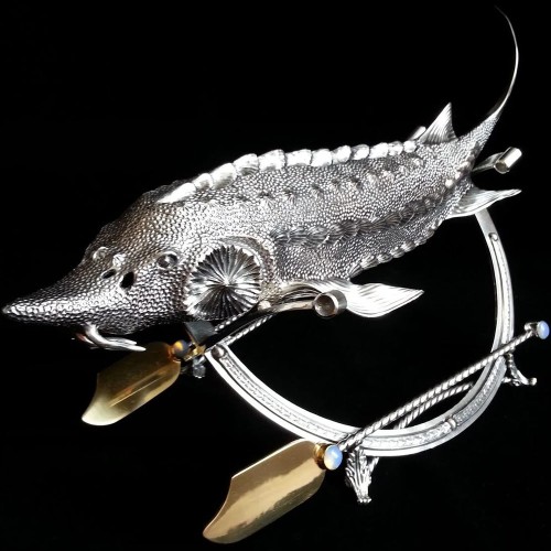 Серебряная икорница «Осётр» в подарочном футляре к праздничному столу