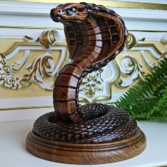 Деревянная фигурка «Змея» — символ Нового 2025 года