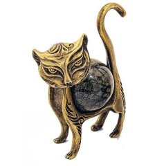 Бронзовая статуэтка «Кошка» с шаром из камня змеевик