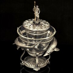 Серебряная икорница «Нептун с осетрами» с сервировочной ложечкой