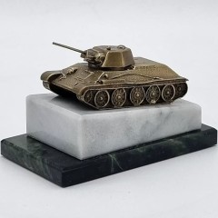 Бронзовый сувенир «Танк» (1941-1945) — участник в военных парадах Дня Победы