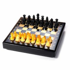 Малые шахматы из янтаря «Фэнтези» с фигурами