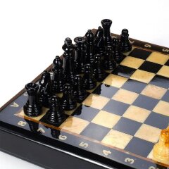 Малые шахматы из янтаря «Фэнтези» с фигурами