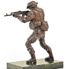 Бронзовая фигурка «Спецназовец - настоящий мужчина» в подарок на 23 февраля
