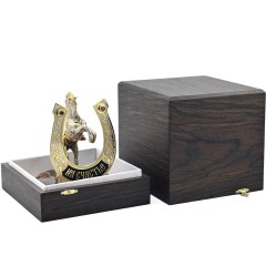 Сувенирная лошадь с подковой «На счастье» на нефрите в подарочной упаковке