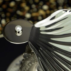 Икорница подарочная «Белуга» на блюде в подарок женщине