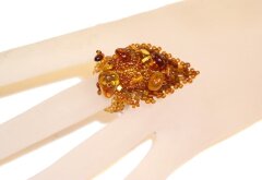 Кольцо из янтаря «Чудо лепесток»