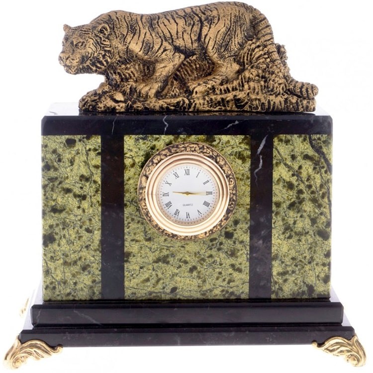Настольные часы с фигуркой «Амурский тигр» — как символ 2022 года и новогодний сувенир с доставкой по России