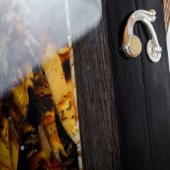 Подарочные нарды «Волк и луна» из морёного дуба и янтаря