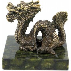 Бронзовая фигурка «Морской дракон» на камне — как символ Нового 2024 года