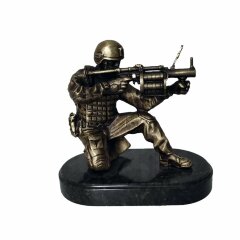 Бронзовая статуэтка «Спецназовец с гранатометом» на камне