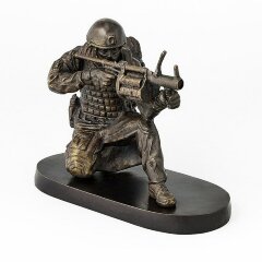 Бронзовая статуэтка «Спецназовец с гранатометом» на камне