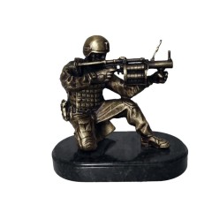 Бронзовая статуэтка «Спецназовец с гранатометом» — оценят служившие в рядах Вооруженных сил