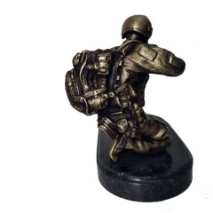 Бронзовая статуэтка «Спецназовец с гранатометом» — оценят служившие в рядах Вооруженных сил